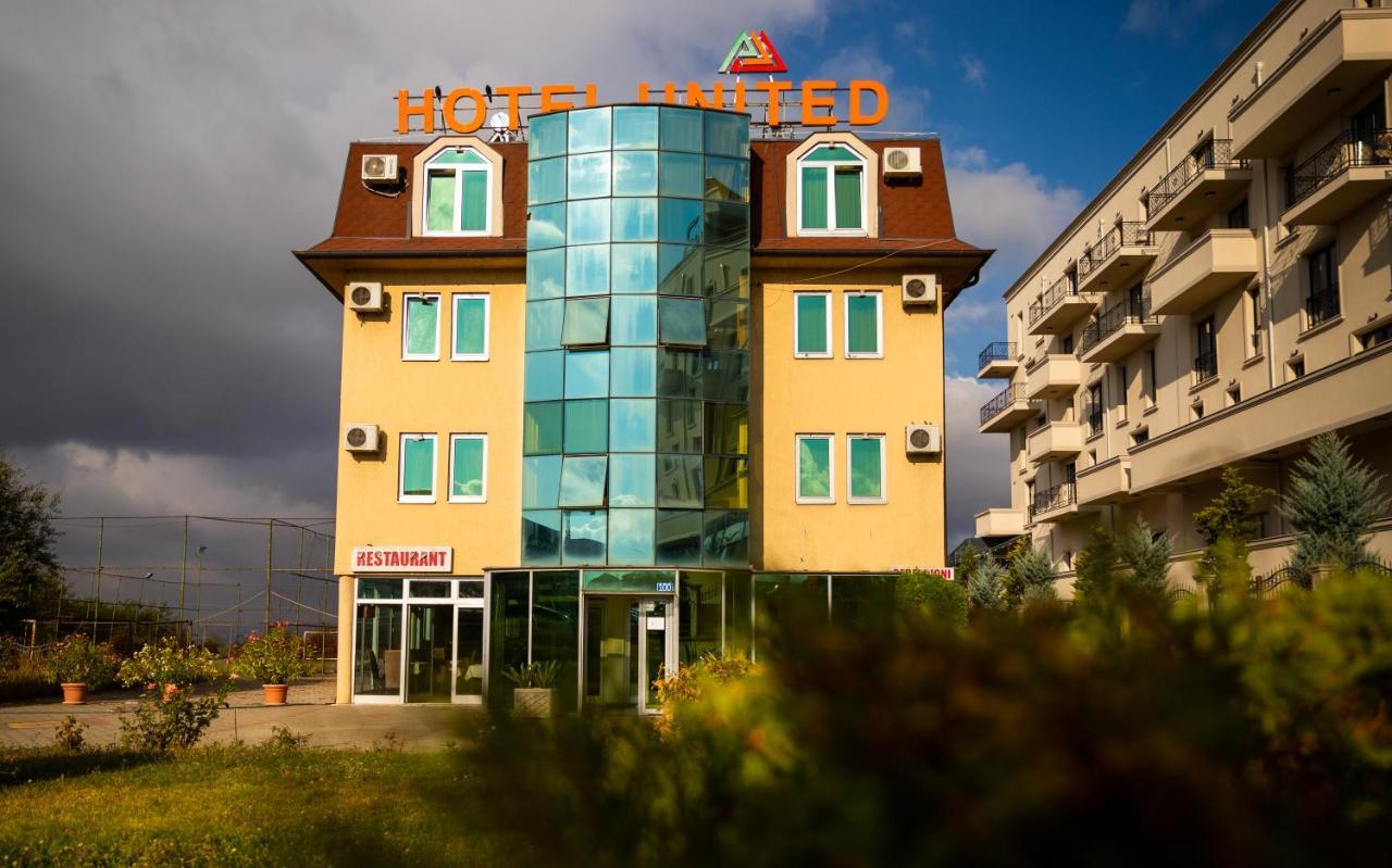 Hotel United Pristina Exterior foto